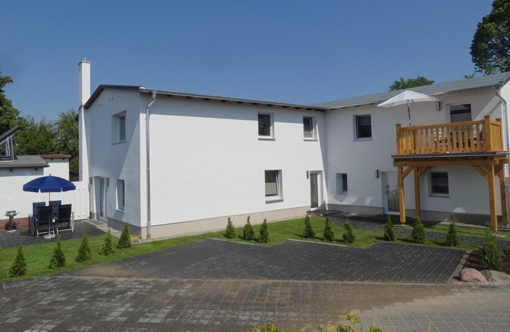 Ferienhaus Usedomer Flaschenpost ツィノヴィッツ エクステリア 写真